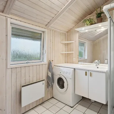 Beautiful In Bjert With Wifi * Binderup Strand