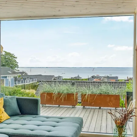 Beautiful In Bjert With Wifi Feriehus Binderup Strand