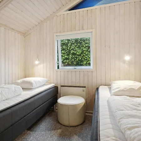 Casa de Férias Beautiful In Bjert With Wifi Binderup Strand